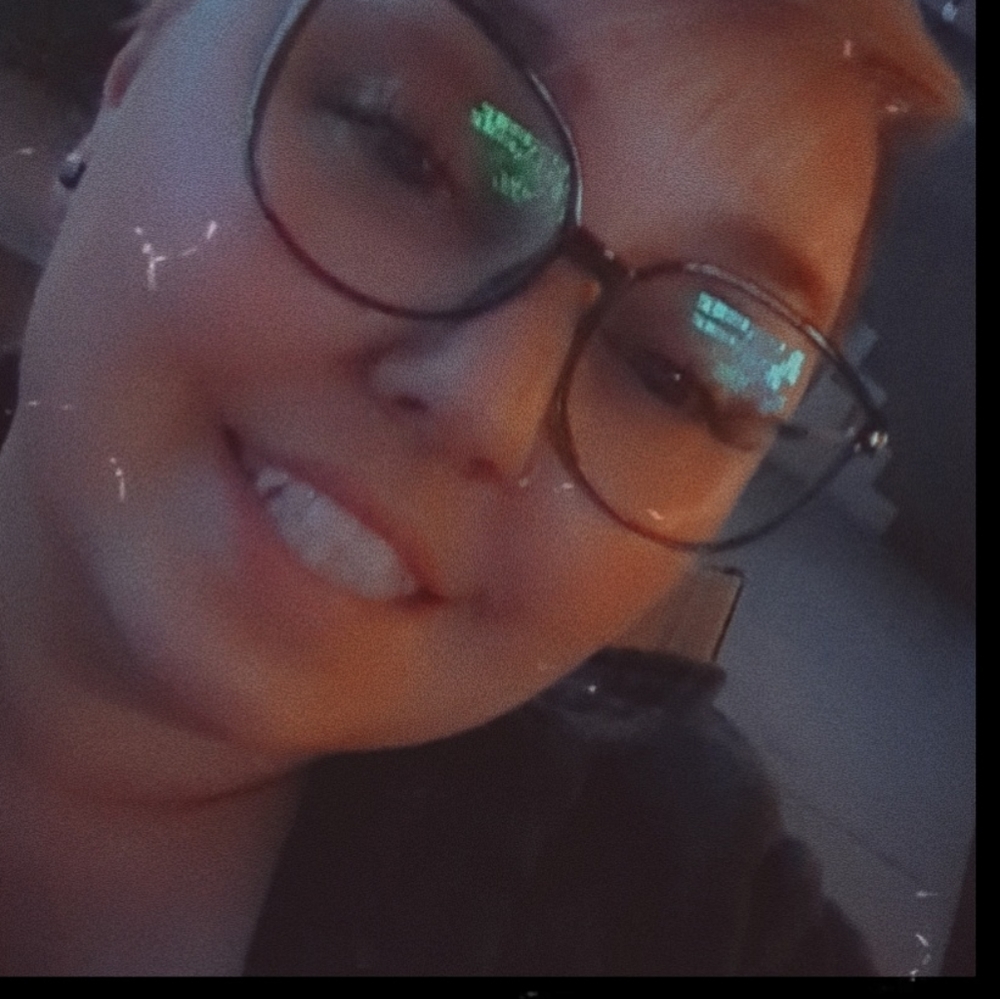 Meet your Posher, Brittney
